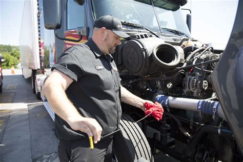 Semi truck tire technician salary. Things To Know About Semi truck tire technician salary. 